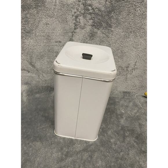 Vintage Tin Sugar Canister With Lid Made In USA - Picture 3 of 7